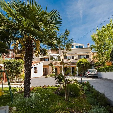 Apartments Rina Rovinj Exterior photo
