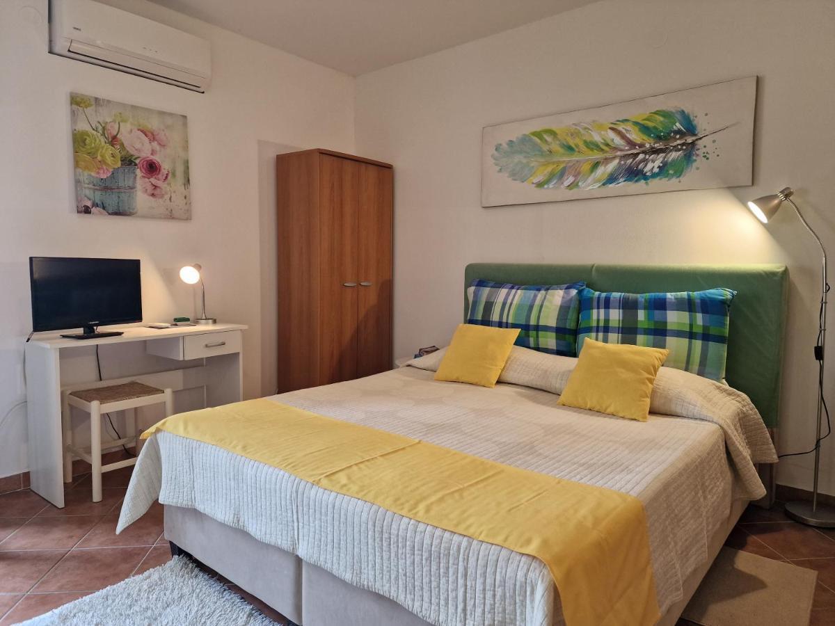 Apartments Rina Rovinj Exterior photo