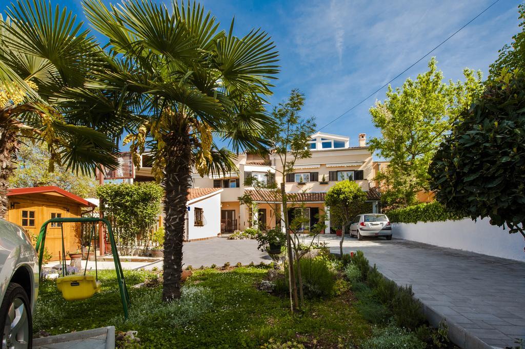 Apartments Rina Rovinj Exterior photo